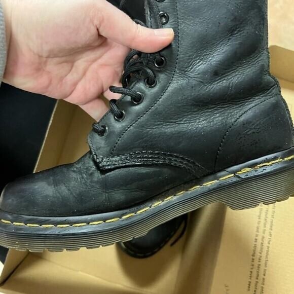 Dr Martin sheerling and leather women boots size 7 - Picture 2 of 9